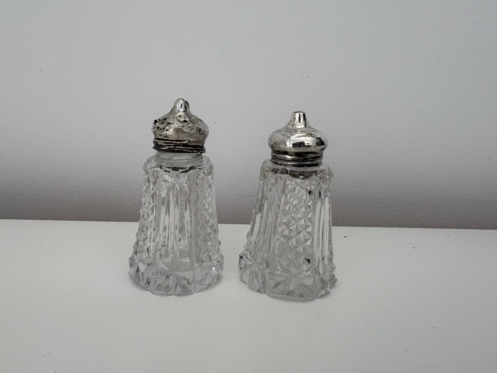 Antieke zilveren en kristallen zoutvaatjes (set van 2), Ophalen of Verzenden, Zilver