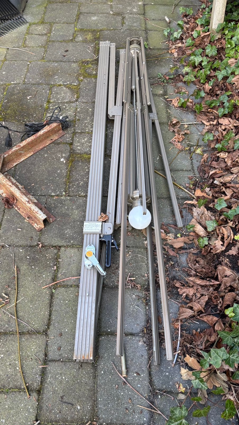 Parasol zwevend met voet, Ophalen, Gebruikt, Zweefparasol, Kantelbaar