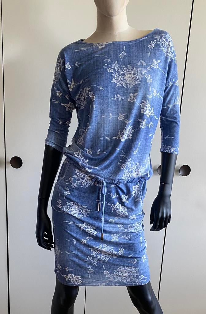 Schattige zomerse jurk maat L valt als groot 38 of klein 40, Maat 38/40 (M), Blauw, Ophalen of Verzenden, Zo goed als nieuw