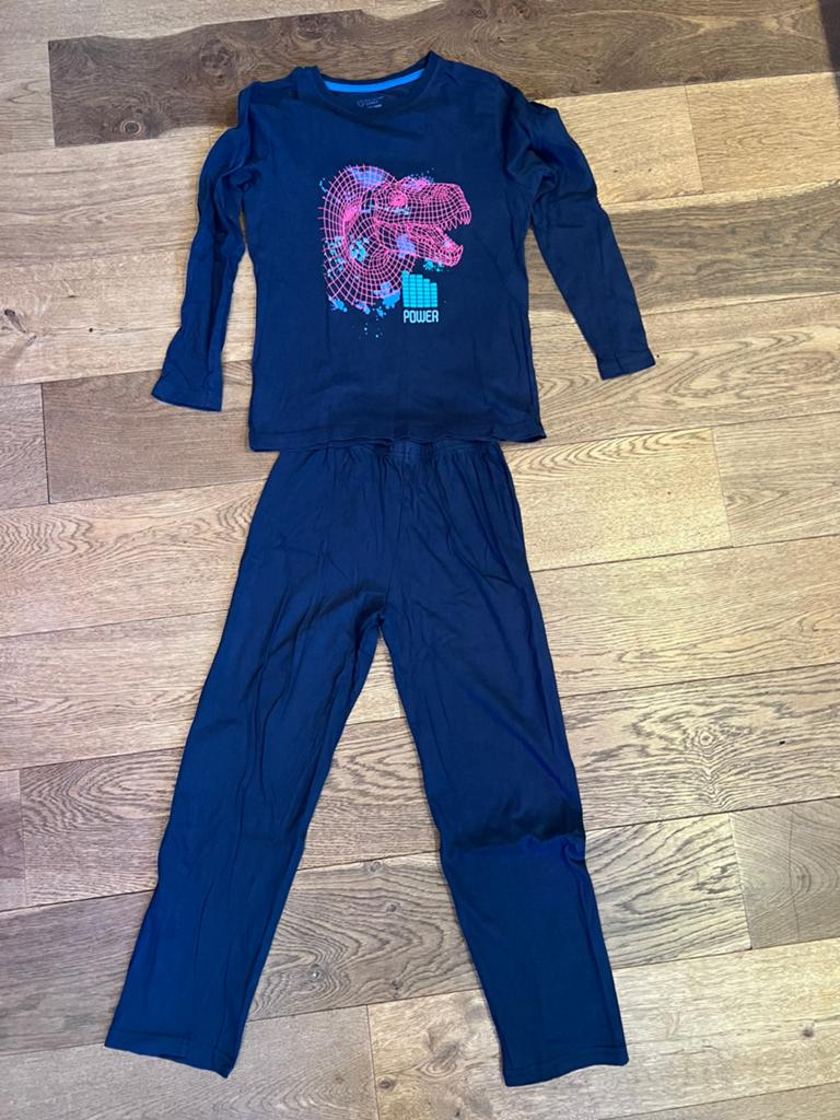 Pyjama donkerblauw maat 122/128, Kinderen en Baby's, Kinderkleding | Maat 122, Ophalen of Verzenden, Zo goed als nieuw, Jongen