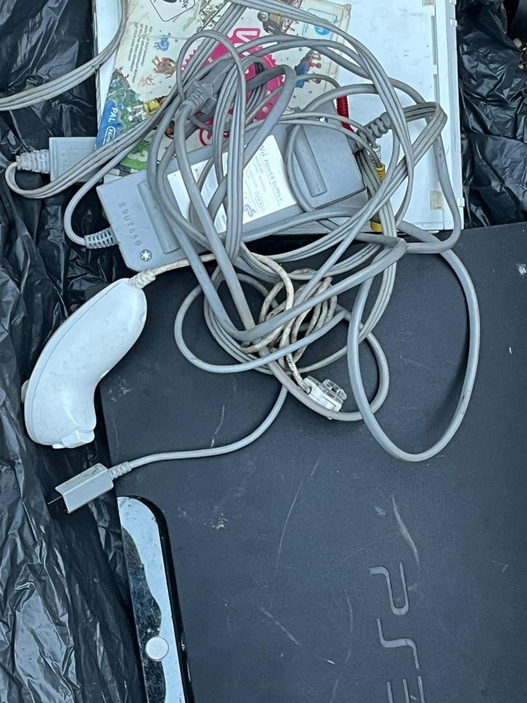 PlayStation 3 (PS3) console met accessoires en wii, Spelcomputers en Games, Gebruikt, Ophalen of Verzenden, 120 GB, Met 1 controller