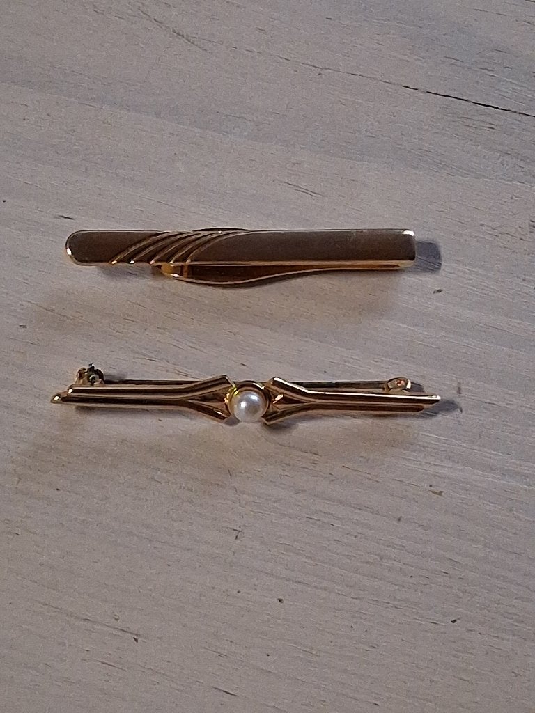 2 x goud kleurige dasspeld, Ophalen of Verzenden, Zo goed als nieuw, Overige materialen