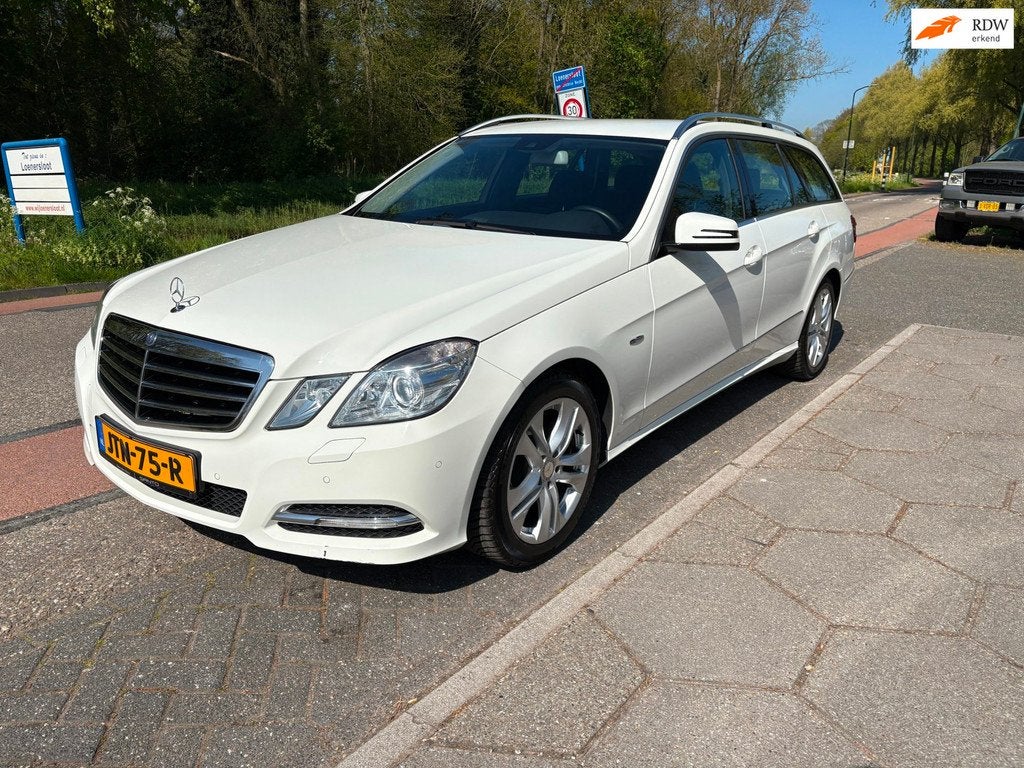 Mercedes-Benz E-klasse Estate 200 CDI Avantgarde EURO6 !, Auto's, Mercedes-Benz, Automaat, Euro 5, Gebruikt, Zwart