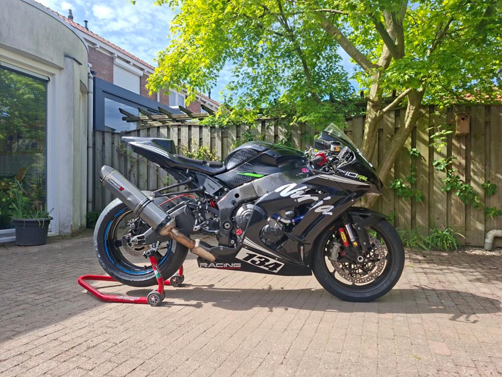 Kawasaki zx10R circuitmotor racer, Particulier, Naked bike