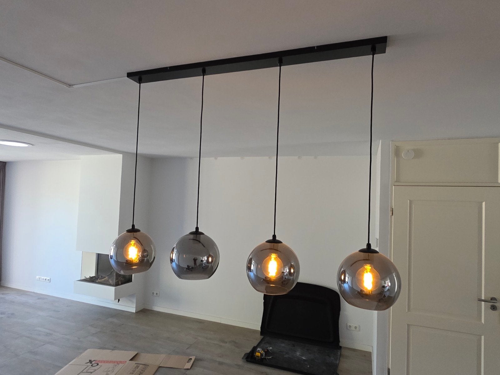 Moderne hanglamp met 4 glazen bollen - Smoke grijs, Ophalen, Modern, Industrieel, E27 (groot), Zo goed als nieuw