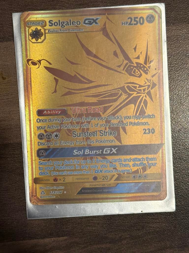 Pokémon Kaart Solgaleo GX 173/156 Full Art Gold, Ophalen of Verzenden, Zo goed als nieuw, Losse kaart, Foil