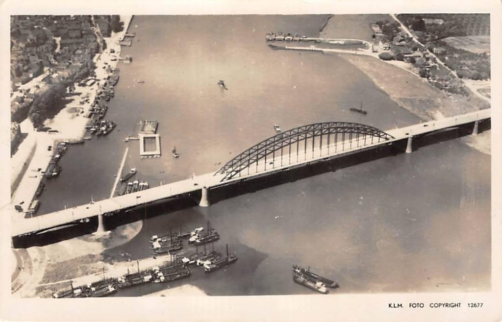 Nijmegen Waal brug 1947 KLM Luchtfoto 12677, Verzenden, 1940 tot 1960, Gelopen, Gelderland