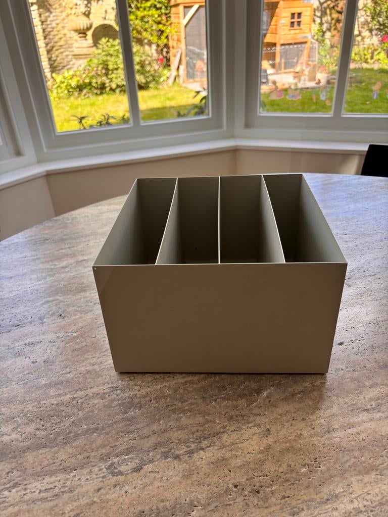 Ferm Living plant box divider cashmere, Beige, Ophalen of Verzenden, Zo goed als nieuw, Metaal