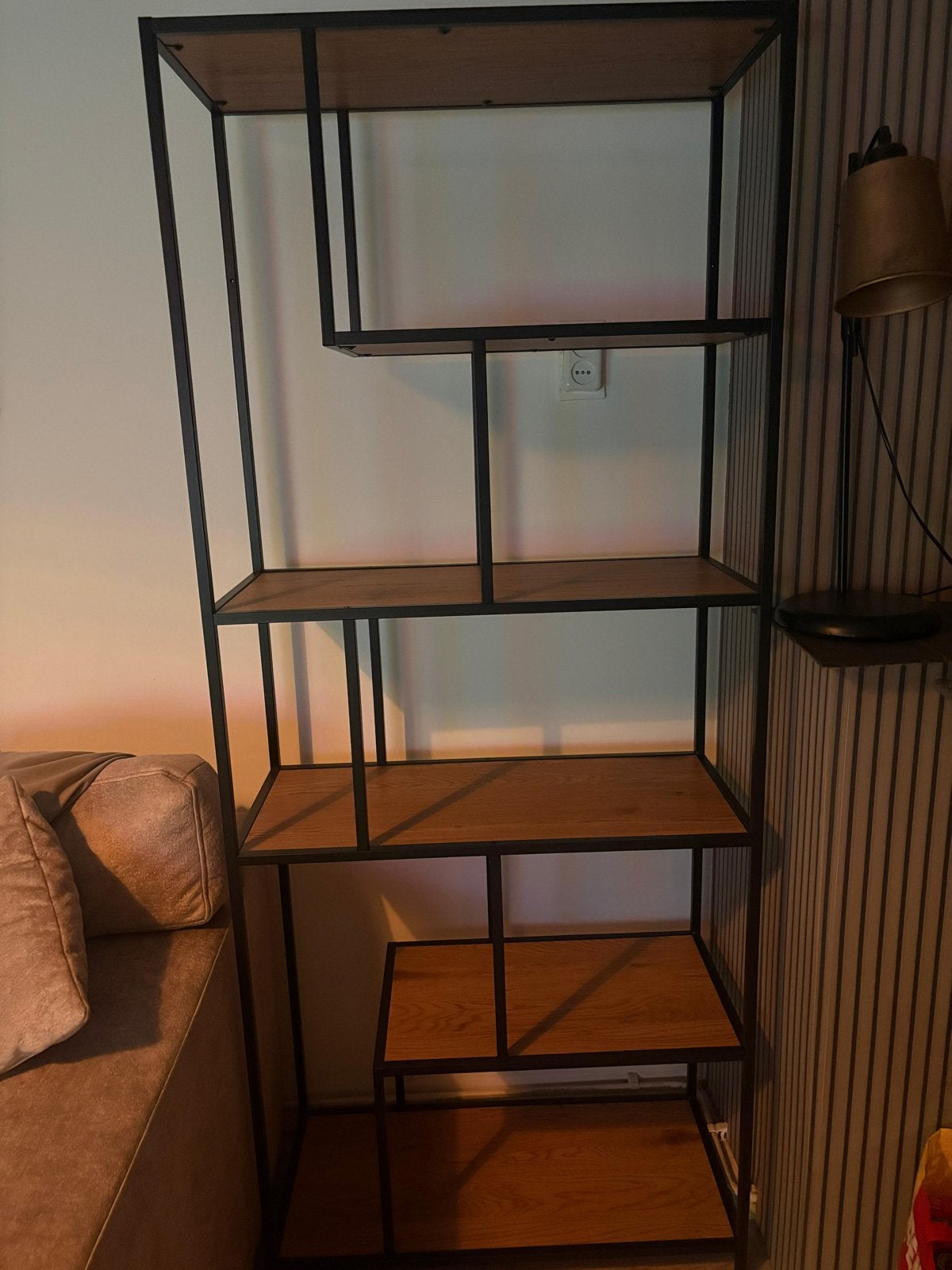 Modern Boekenkast met Zwarte Metalen Frame en Houten Planken, Huis en Inrichting, Ophalen, Met plank(en), 200 cm of meer, 50 tot 100 cm