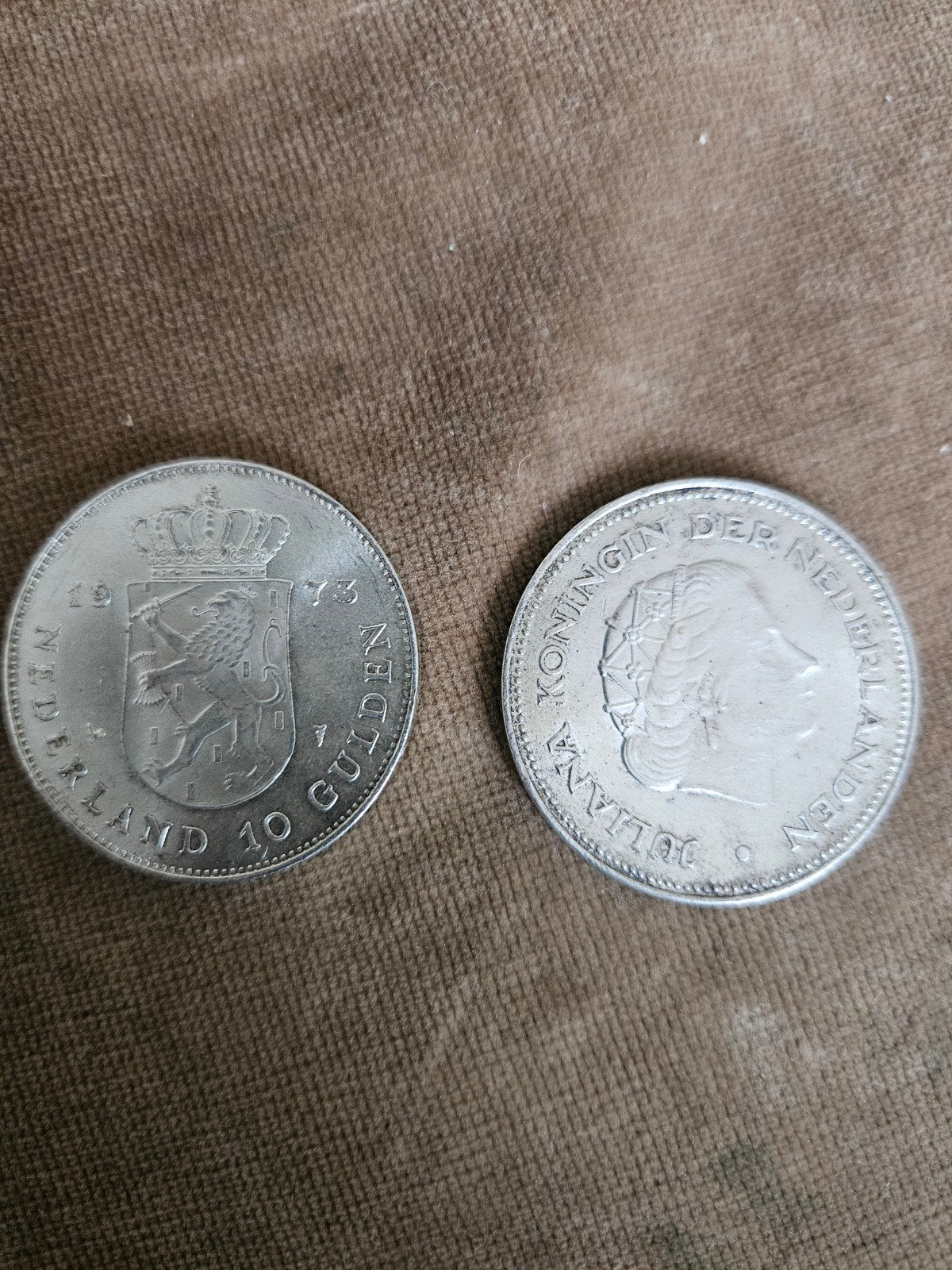 Zilveren 10 Gulden Munten Juliana 1970 & 1973, Ophalen