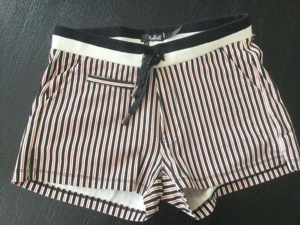 Zeer netjes NOBELL korte broek maat 164, Kinderen en Baby's, Kinderkleding | Maat 164, Broek, Nobell, Meisje, Ophalen of Verzenden