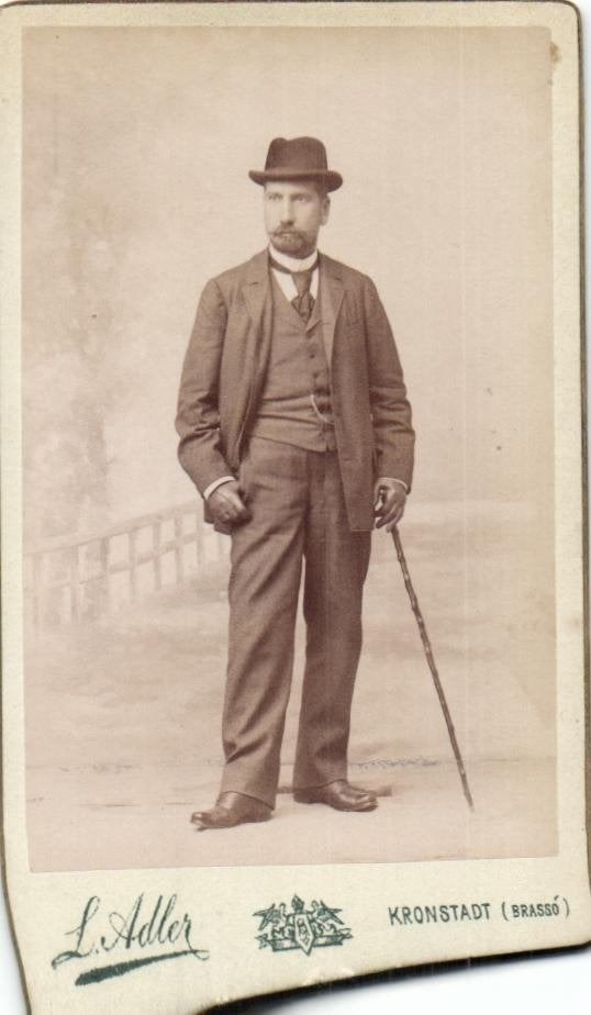 CDV - Heer met Wandelstok - L. Adler - Kronstadt, Gebruikt, Verzenden, Foto, Buitenland