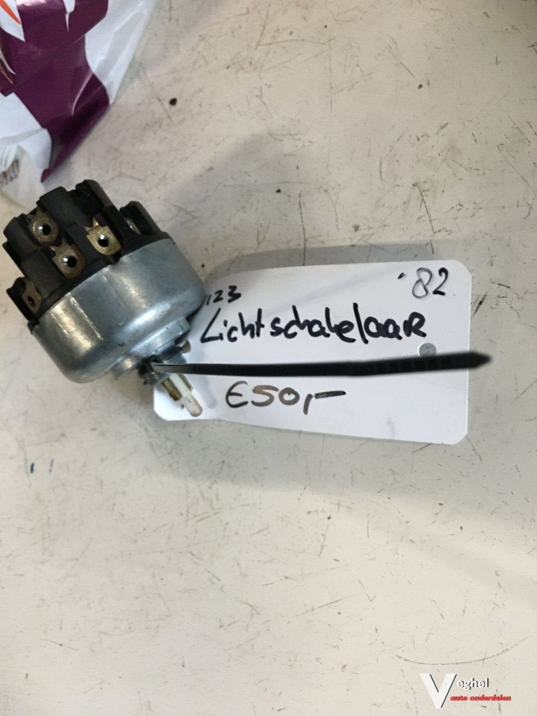 Mercedes W123 1982 Handgeschakelde 4 bak  Lichtschakelaar