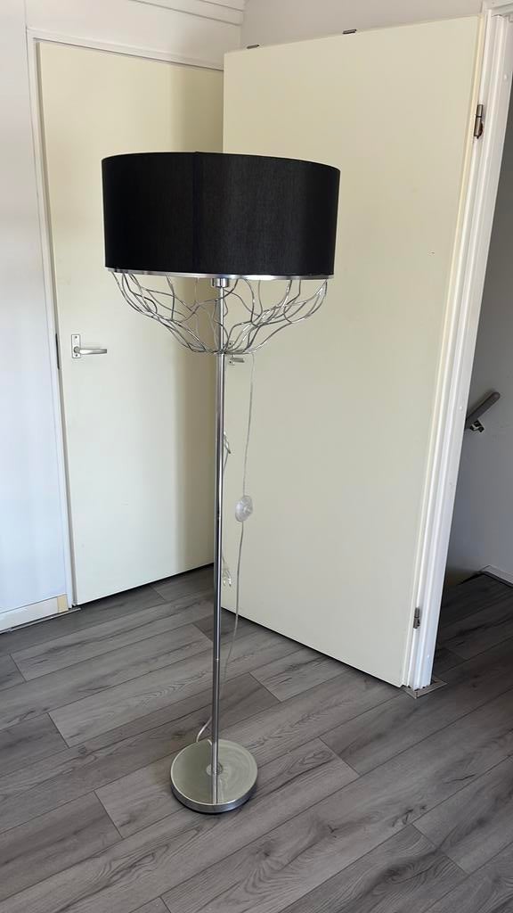 Design vloer lamp, Gebruikt, Ophalen of Verzenden, Strak, designer, Metaal