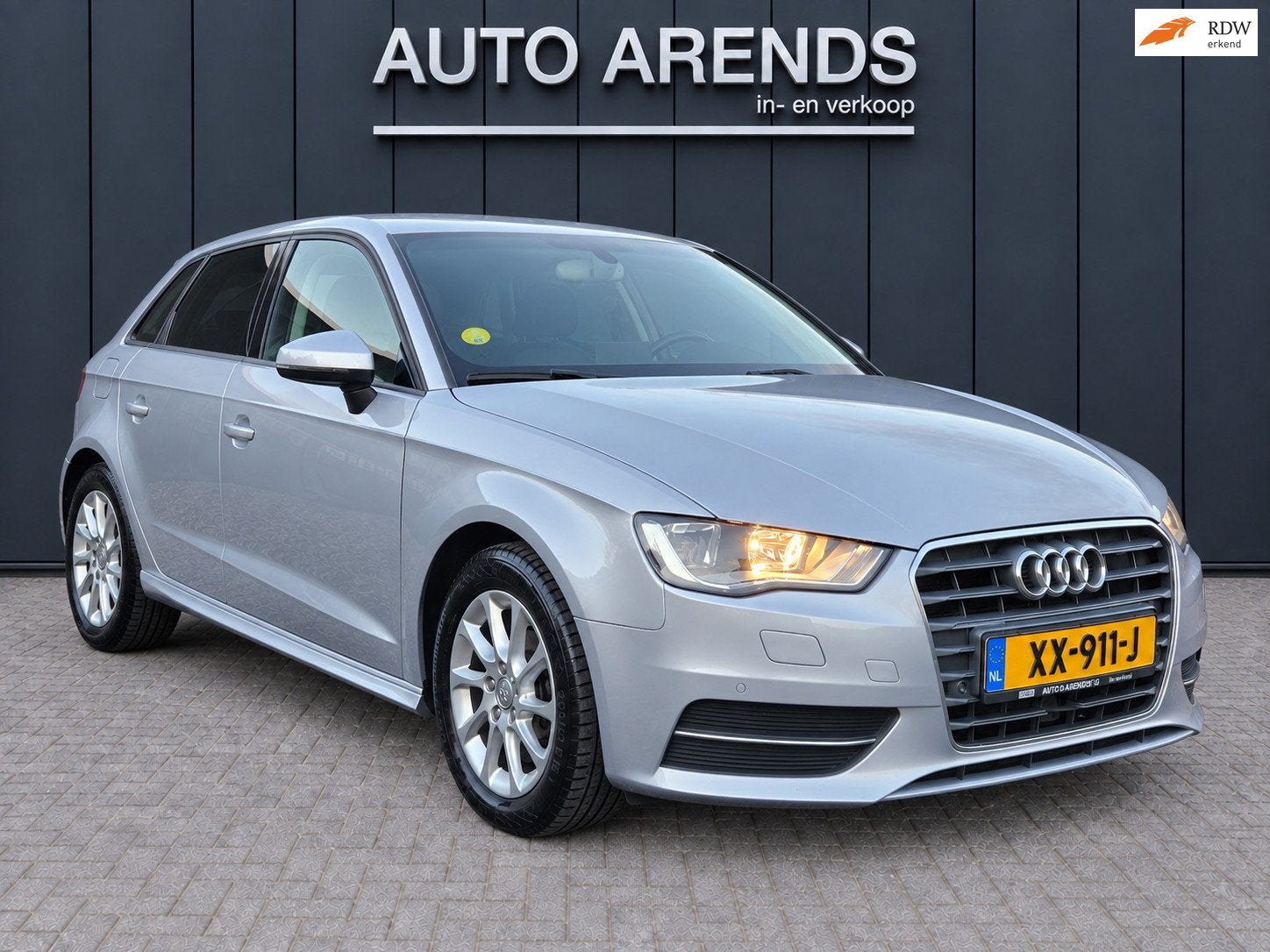 Audi A3 Sportback 1.6 TDI ultra Pro Line +|262.714 km Leder|, Auto's, Voorwielaandrijving, Gebruikt, Zwart, 4 cilinders