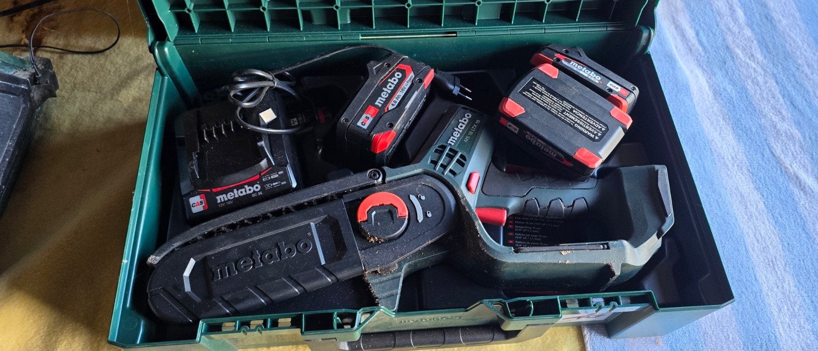 Metabo Kettingzaag PowerMaxx AS 18 LTX BL met lader 3x accu, Doe-het-zelf en Verbouw, Ophalen, Minder dan 30 mm, Kettingzaag, Zo goed als nieuw