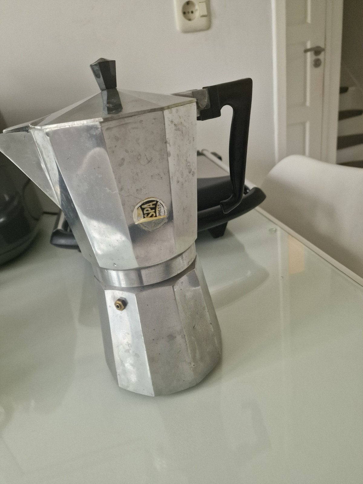 Vintage Italiaanse Moka Express Koffiepot - Gebruikt, Gebruikt, Espresso apparaat, Gemalen koffie, Ophalen of Verzenden