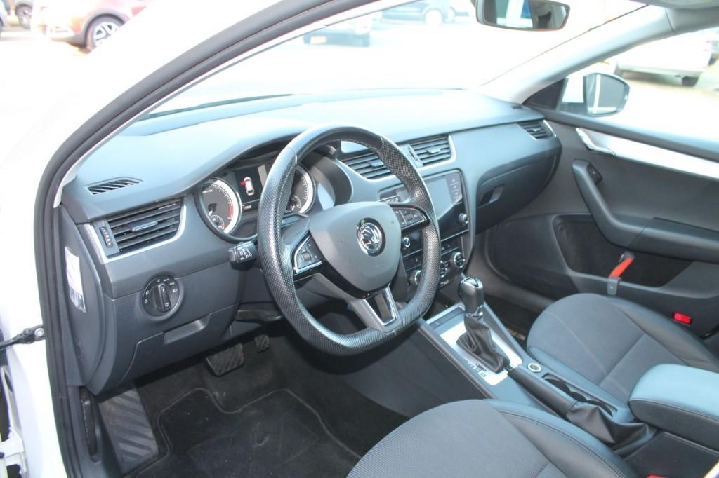 Skoda OCTAVIA 1.6 TDI CLEVER EDITION AUTOMAAT CRUISE NAVI LM, Auto's, Skoda, Gebruikt, Euro 6, 4 cilinders, Met garantie (alle)