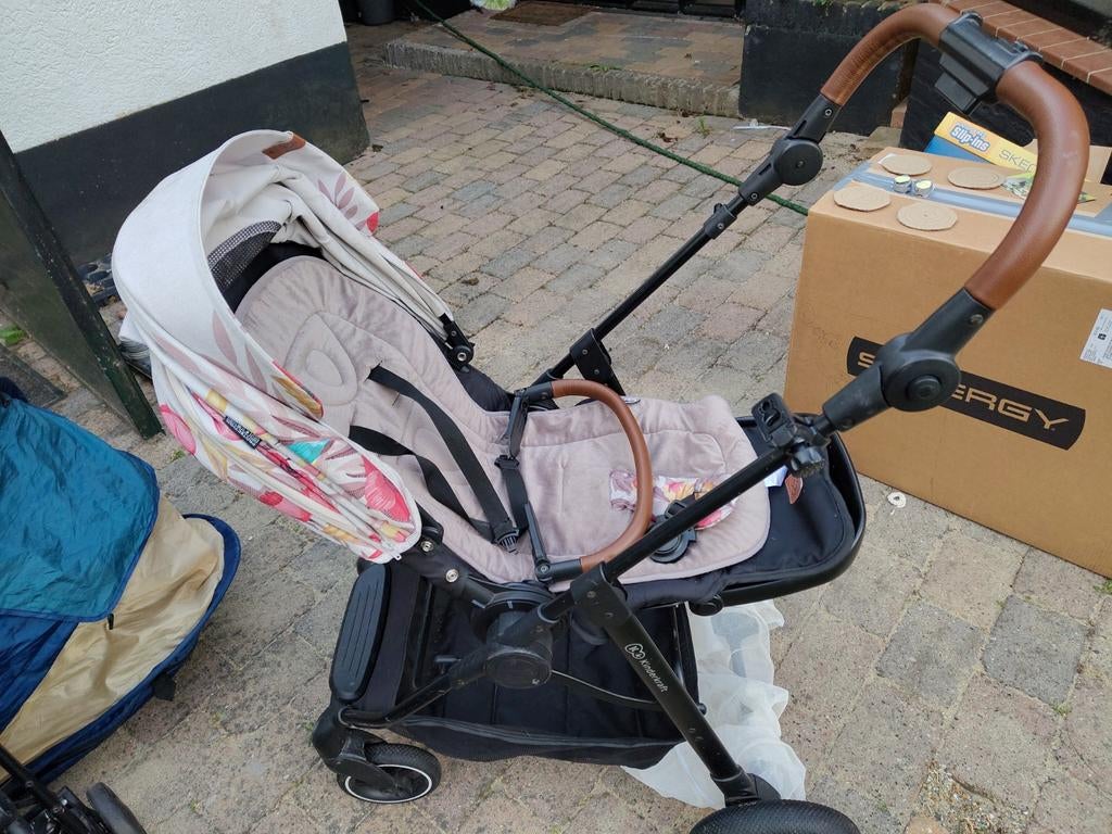 Kinderkraft kinderwagen met warmtezak en vliegenhoes, Kinderen en Baby's, Kinderwagens en Combinaties, Ophalen, Gebruikt, Kinderwagen