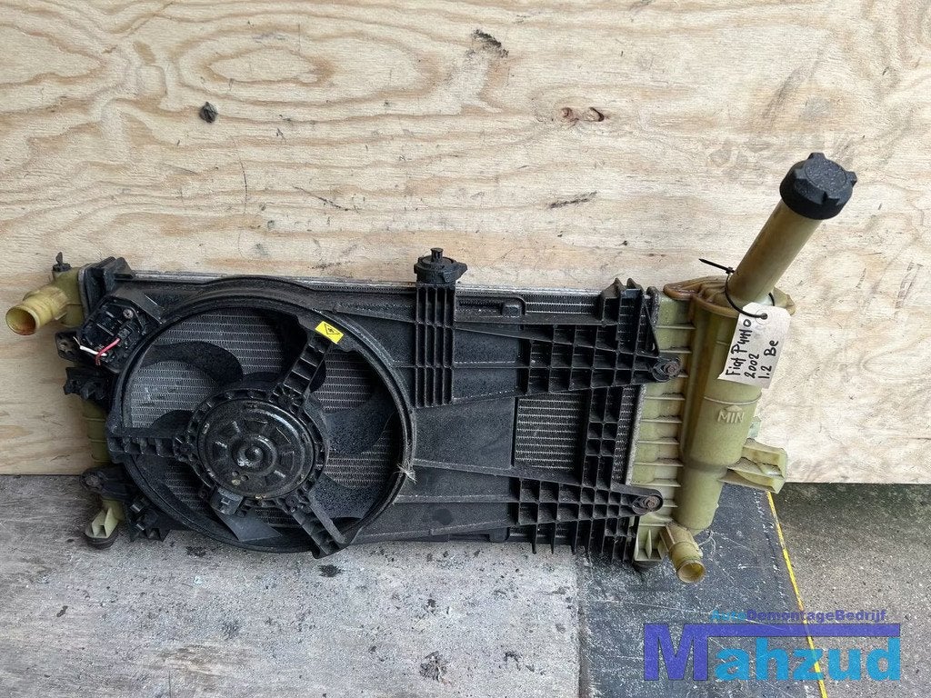 FIAT PUNTO 188 radiateur koelvin 1999-2005, Gebruikt, Stellantis Europe S.p.A., Ophalen of Verzenden, Info@stellantis.com
