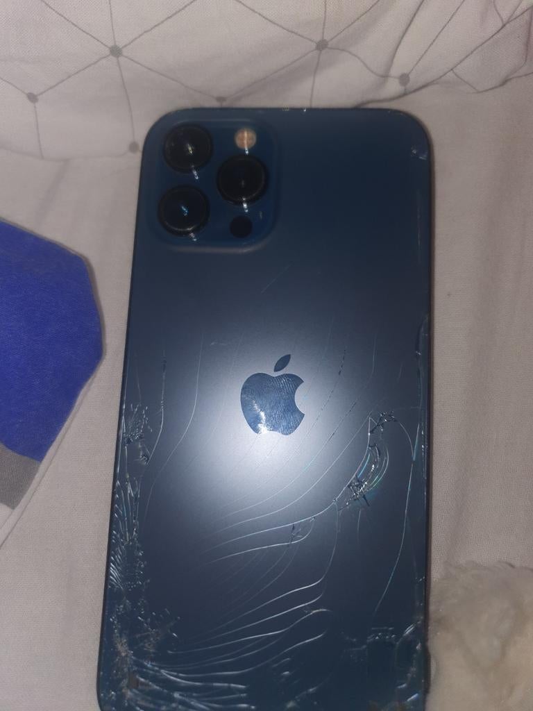 iPhone 12 Pro Max - Achterkant beschadigd maat het werkt, Ophalen of Verzenden