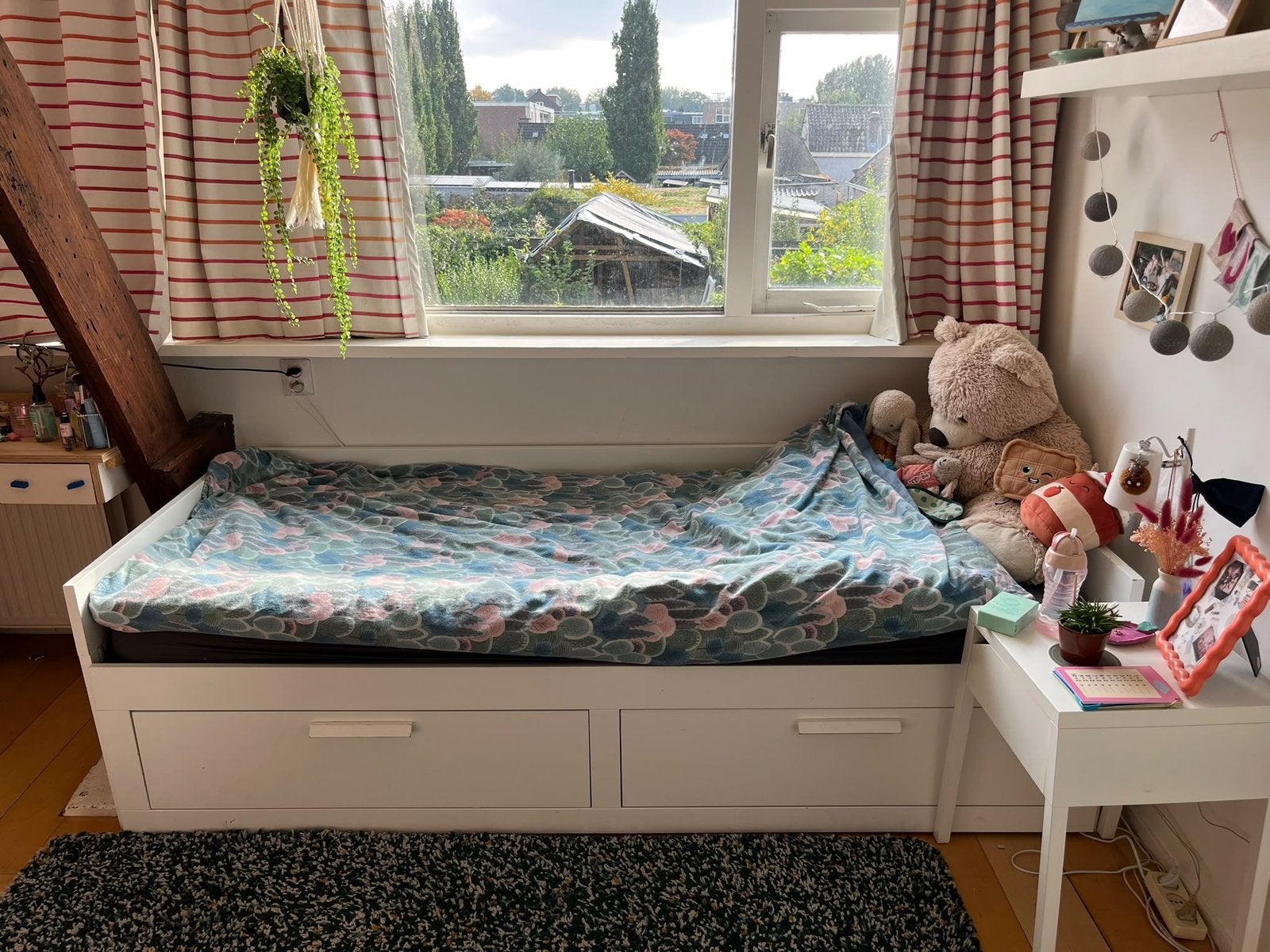 Bed /logeerbed ikea Brimnes, Ophalen, 85 tot 100 cm, Zo goed als nieuw, Matras