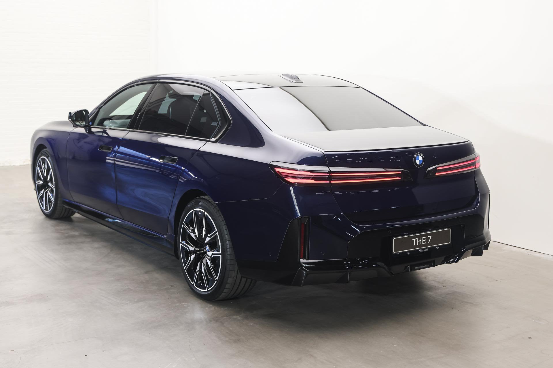 BMW i7 M70 xDrive / Panoramadak Sky Lounge / Bowers & Wilkin, Blauw, Stoelverwarming, Sedan, 2745 kg