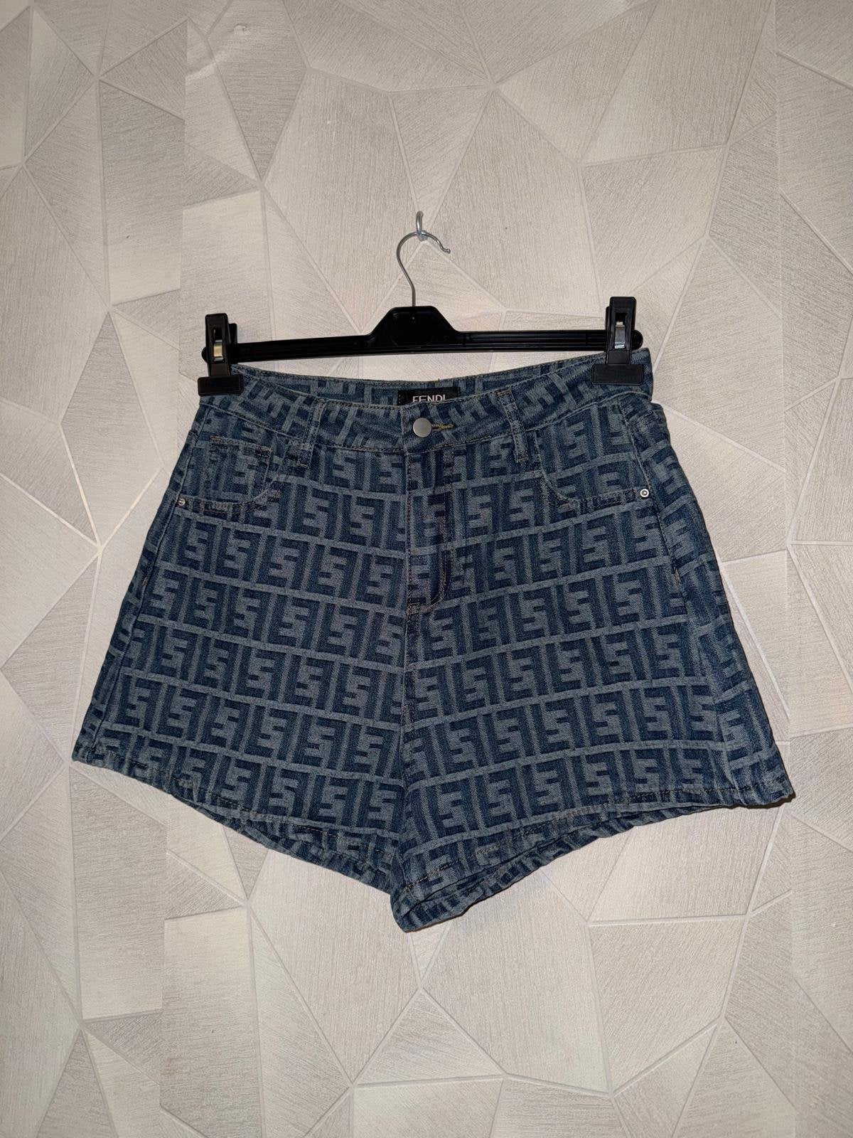 Fendi short, Ophalen of Verzenden, Nieuw, Sneakers of Gympen