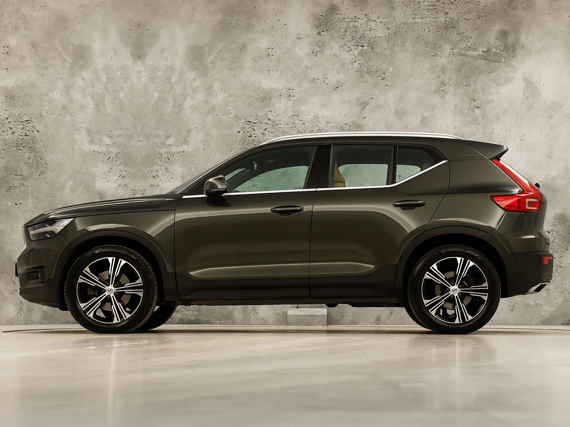 Foto 2 van Volvo XC40 2.0 T4 Inscription 190Pk Automaat (PANORAMADAK, H