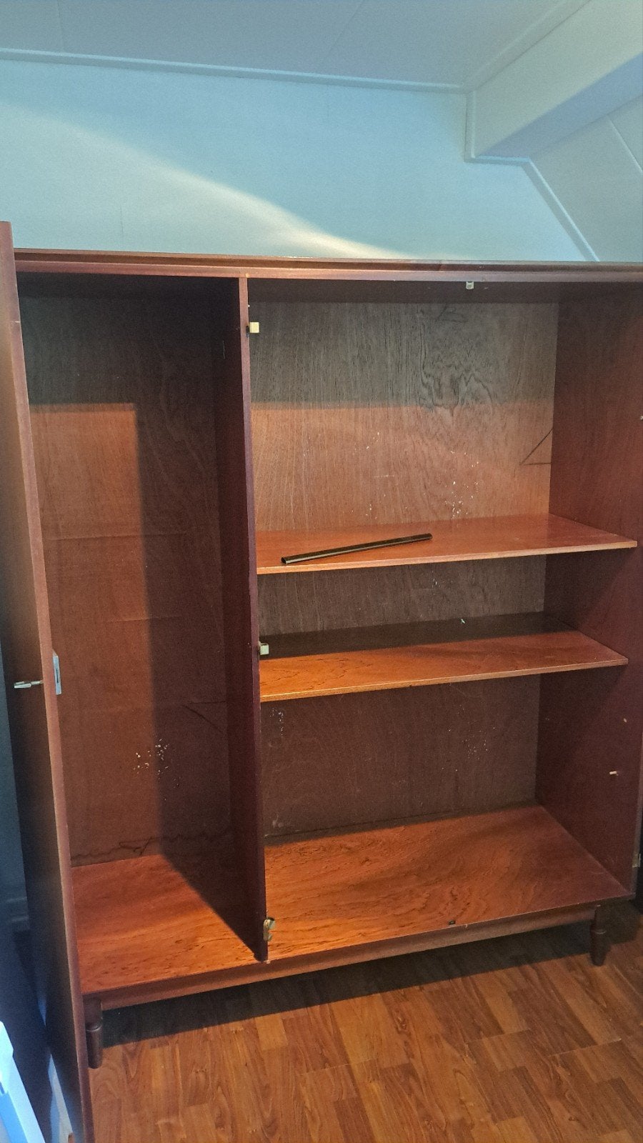 Gratis teak houten kast, Huis en Inrichting, Kasten | Vitrinekasten, Ophalen, Gebruikt, 25 tot 50 cm, 200 cm of meer