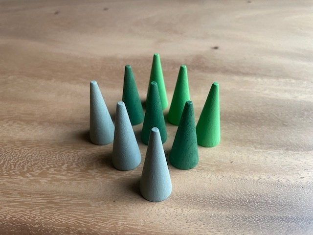 Grapat 9x groene houten kegels blaadjes in 3 tinten, Kinderen en Baby's, Speelgoed | Houten speelgoed, NL, Nieuw, Ophalen of Verzenden