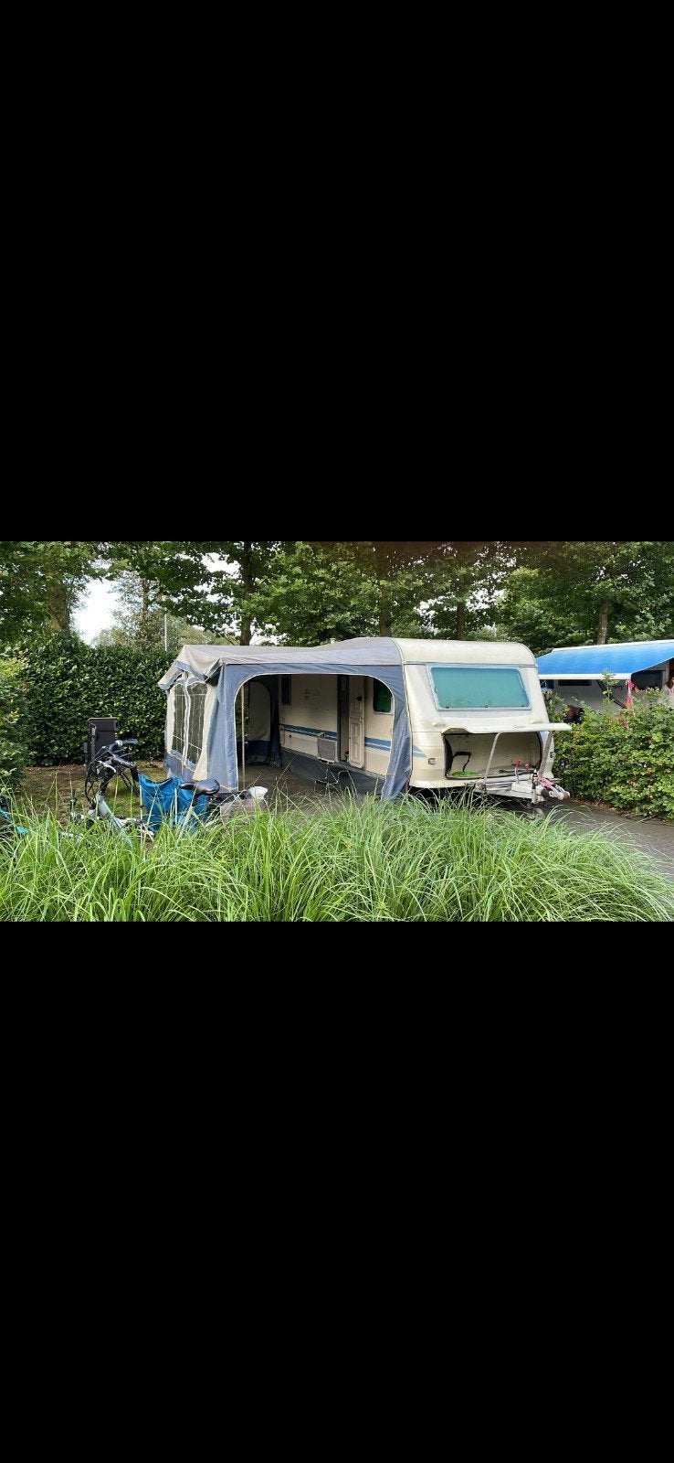 Adria caravan met voortent + luifel 4 personen, Vast bed, 750 - 1000 kg, Particulier, Adria