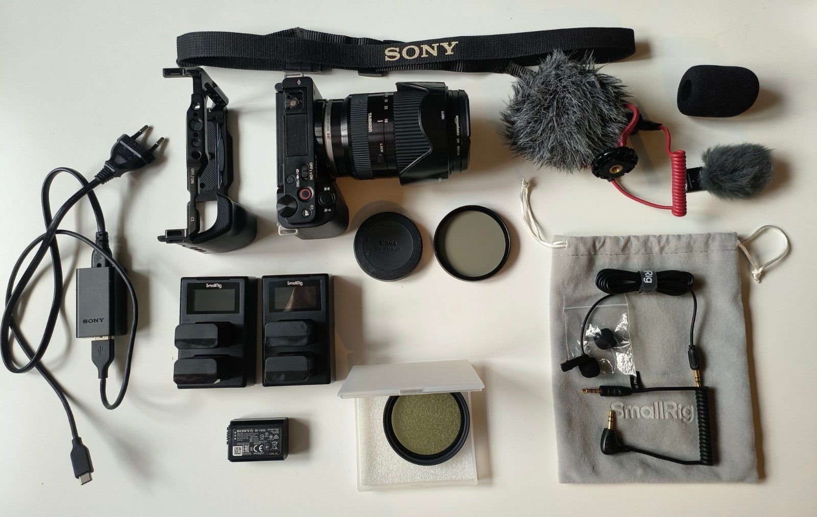 Sony ZV-E10 camera met accesoires, Ophalen, Bluetooth, Lensdop, Zo goed als nieuw