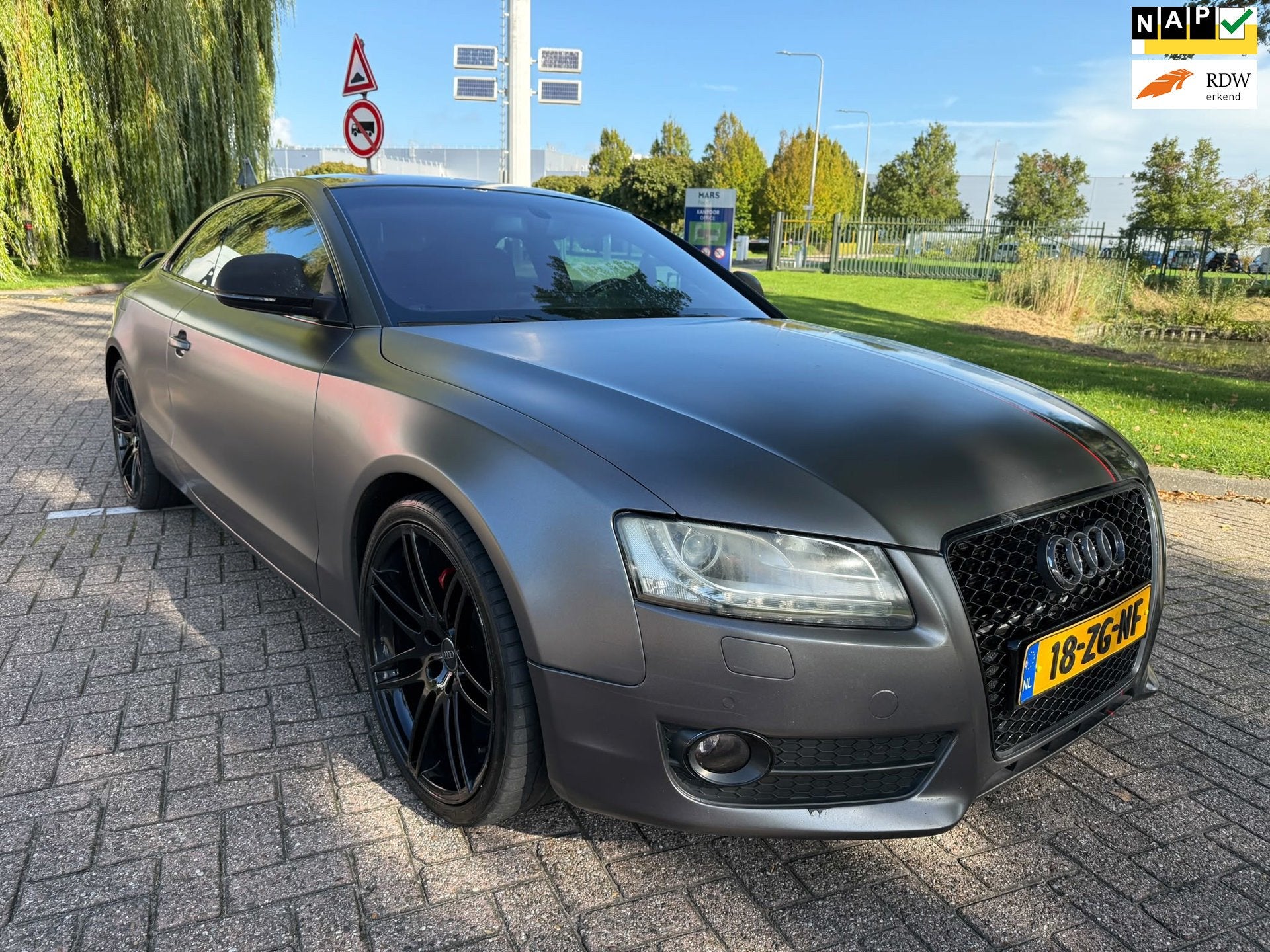Audi A5 Coupé 3.2 FSI Pro Line Nieuwe Motor Bij 60.000 KM, Auto's, Gebruikt, Zwart, 4 stoelen, Bedrijf