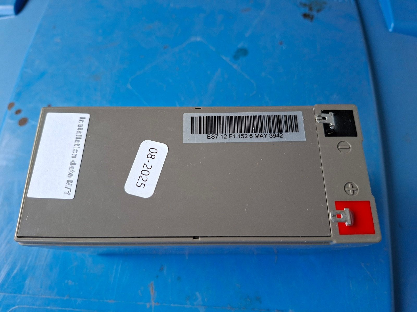 2 gesloten accu's 12 volt 7 ah, Ophalen, Zo goed als nieuw, Oplaadbaar