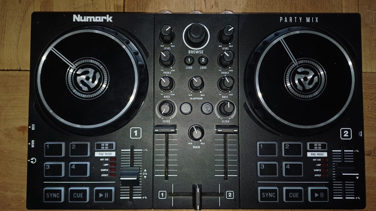 Numark Party Mix 2 DJ Controller met hoes, Muziek en Instrumenten, Ophalen of Verzenden, Zo goed als nieuw, Numark