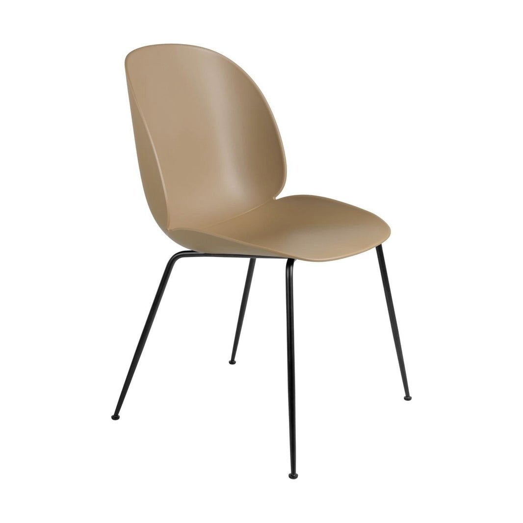 Eetkamerstoelen Gubi Beetle pebble brown 2 of 4 stuks, Ophalen, Zo goed als nieuw, Kunststof