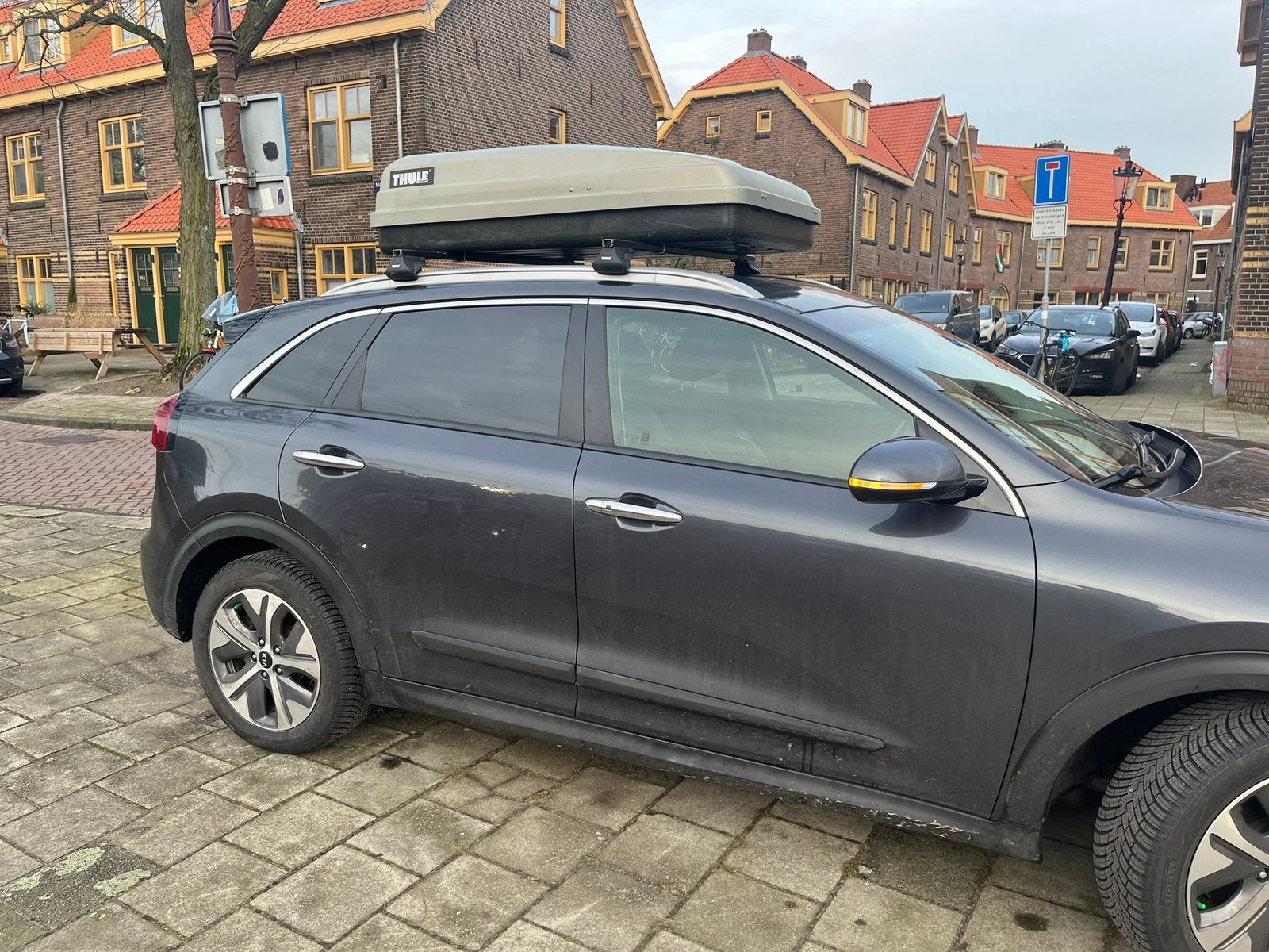 Te huur: Kia (e-)Niro dakdragers en Thule dakkoffer, Auto diversen, Ophalen, Gebruikt