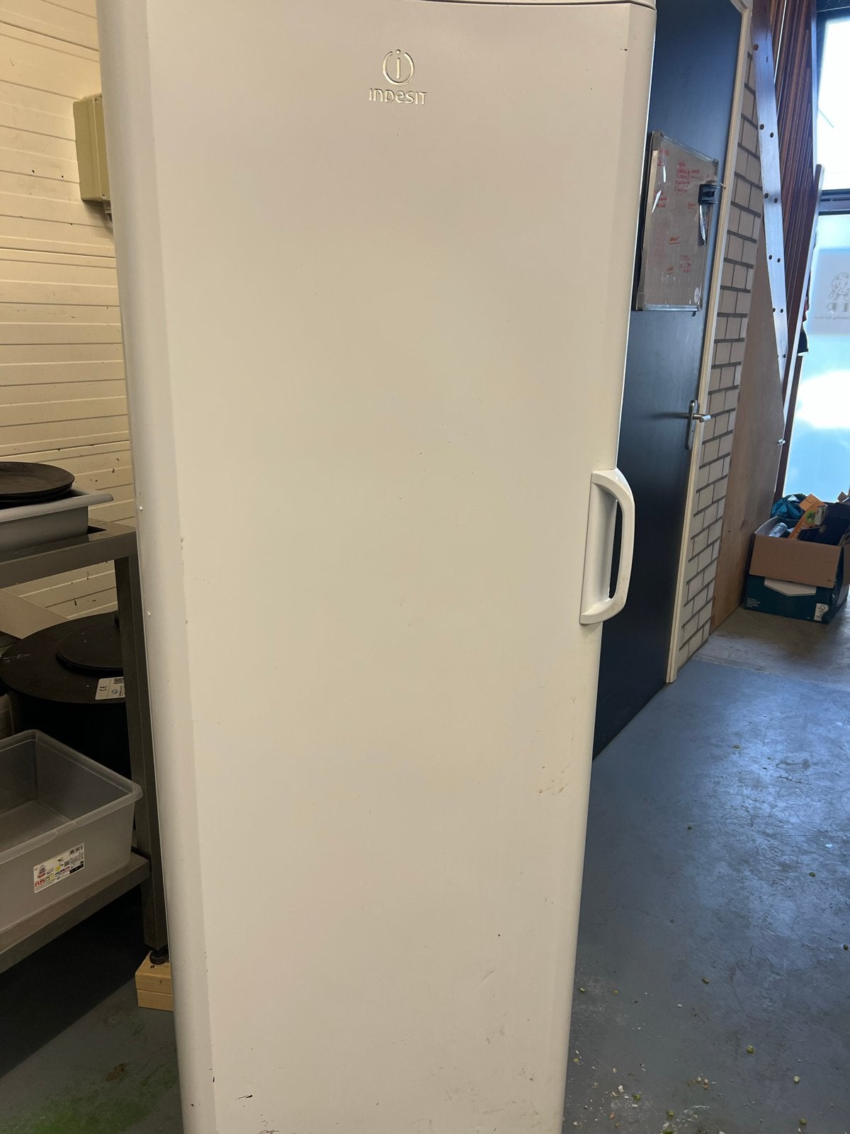 Indesit Vriezer - Ruim en Betrouwbaar, Witgoed en Apparatuur, Koelkasten en IJskasten, Ophalen, Gebruikt, 200 liter of meer, 60 cm of meer