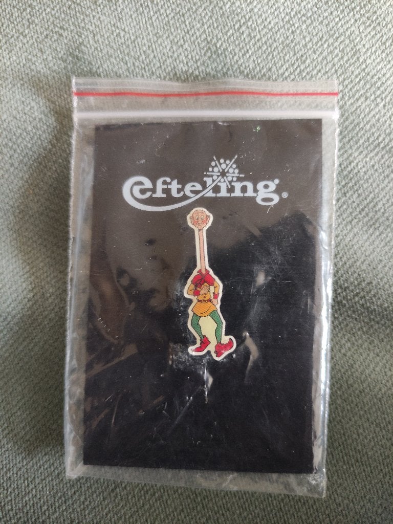 Efteling Pin: Langnek, Verzamelen, Efteling, Ophalen of Verzenden, Zo goed als nieuw, Beeldje of Poppetje