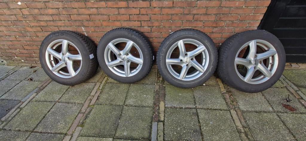 velgen met banden voor Ford Fiesta, Ophalen, Gebruikt