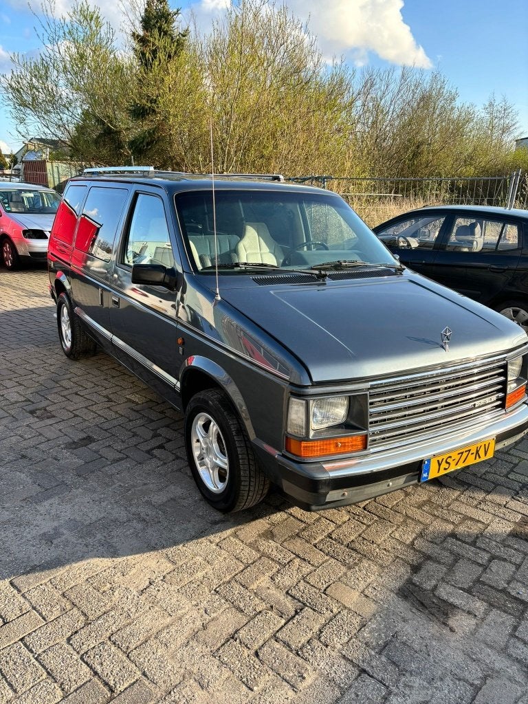 Chrysler Voyager 3.0 I SE V6 EFI AUT U9 1990 Grijs, Auto's, Chrysler, 1535 kg, Origineel Nederlands, Particulier, 6 cilinders