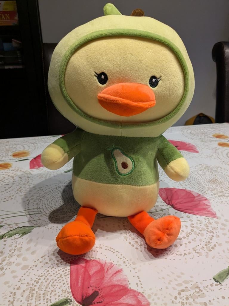 Squishy eend in avocado trui - Zo goed als nieuw, Kinderen en Baby's, Speelgoed | Knuffels en Pluche, Geel, Ophalen of Verzenden