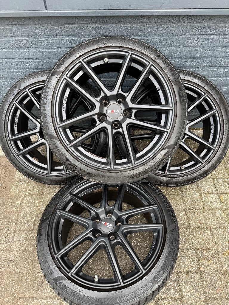 Ford Focus MK4 Platin winterset winterbanden 18 inch!, 18 inch, Gebruikt, Banden en Velgen, Personenwagen