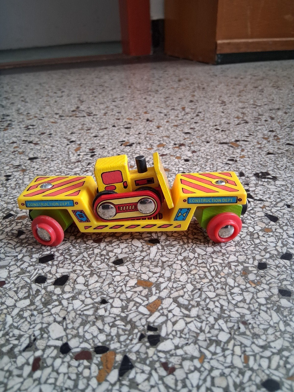 Big Jiggs Houten bulldozer treindieplader, Ophalen of Verzenden, Gebruikt