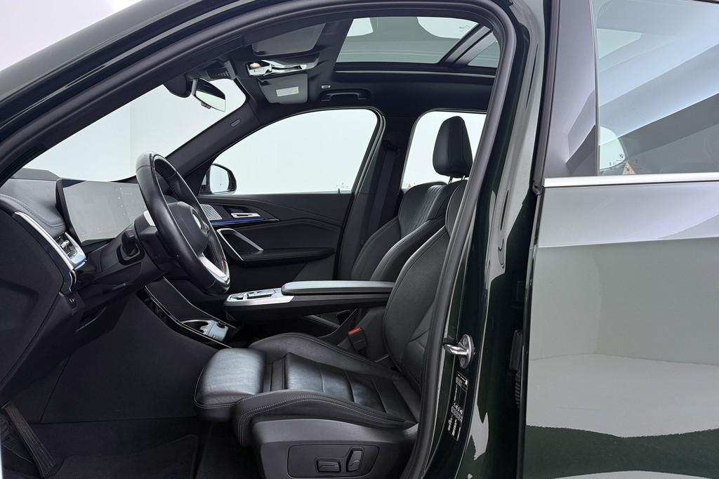 BMW X1 SDrive18i X-line | Panoramadak | 360-camera | Leer |, Adaptive Cruise Control, 136 pk, Gebruikt, Bedrijf