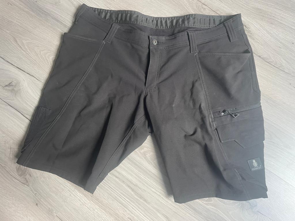 Mascot, Ophalen, Zo goed als nieuw, Broek