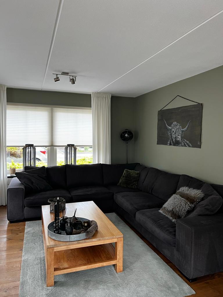 Comfortabele en ruime taupe hoekbank - UrbanSofa, Huis en Inrichting, Banken | Bankstellen, Ophalen of Verzenden, Zo goed als nieuw