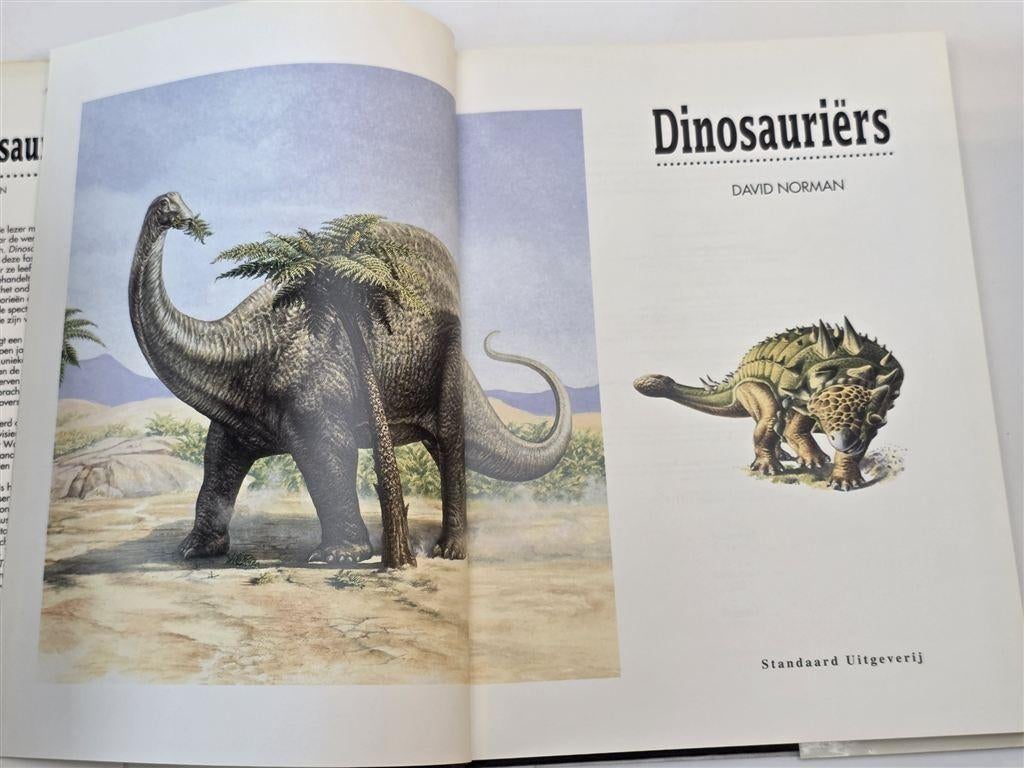 Dinosauriërs — De Fantastische Wereld, Veel Illustraties, Ophalen of Verzenden, Gelezen, Overige gebieden