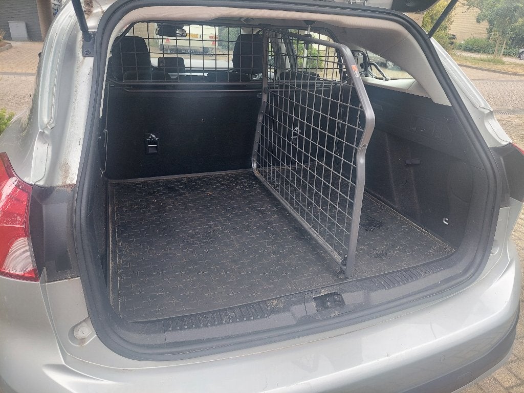 Travall Hondenrek Ford Focus Wagon 2018-2022, Auto diversen, Hondenrekken, Ophalen, Gebruikt